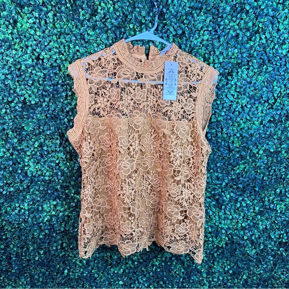 Nwt Yellow gold crochet top nwt‎